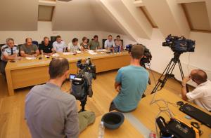 TISKOVNA KONFERENCA 11 FOTO LJUBO VUKELIČ